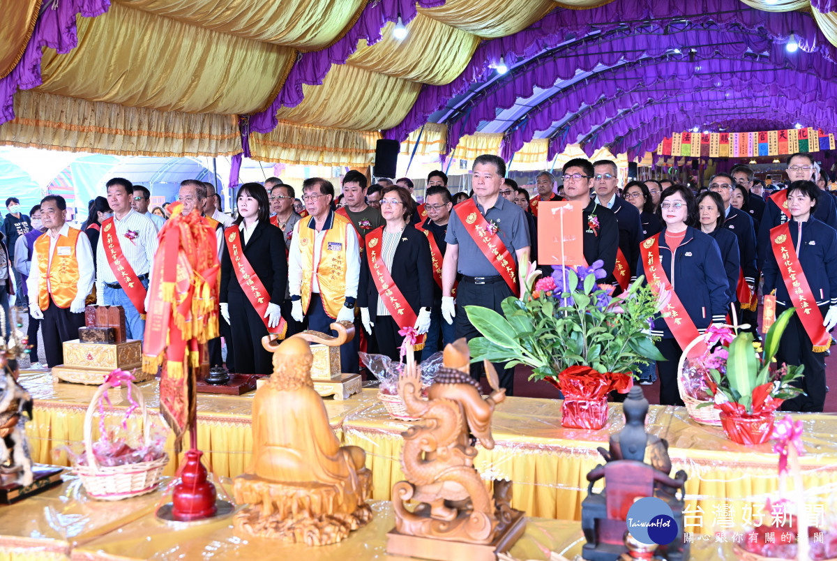 「天官賜福陰陽兩利大法會」鹿港登場，祈願國泰民安、百業興隆。圖／彰化縣政府提供