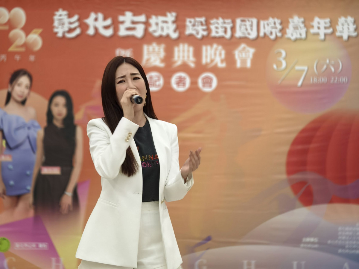 知名女歌手向蕙玲為彰化市3月7日的半線古城慶典之都晚會踩排獻唱。圖／記者鄧富珍攝