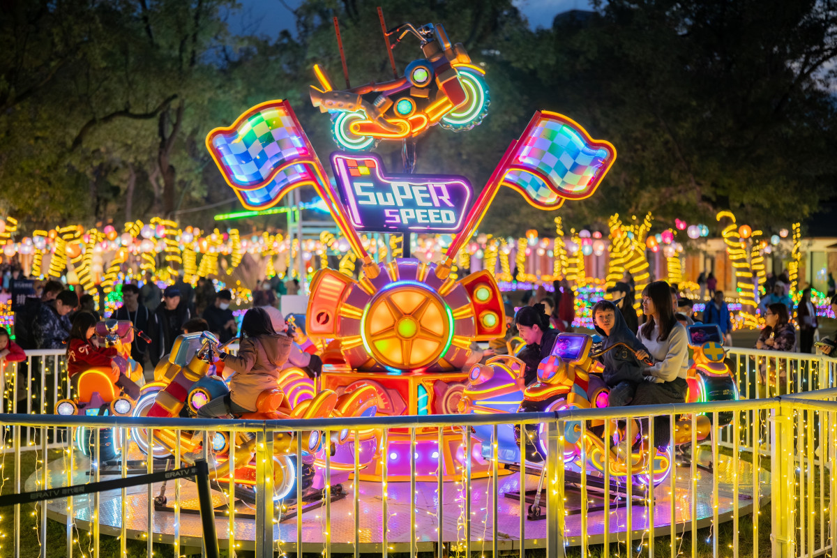 桃園燈會每晚皆安排豐富精彩的燈飾展演與系列活動。<br />
