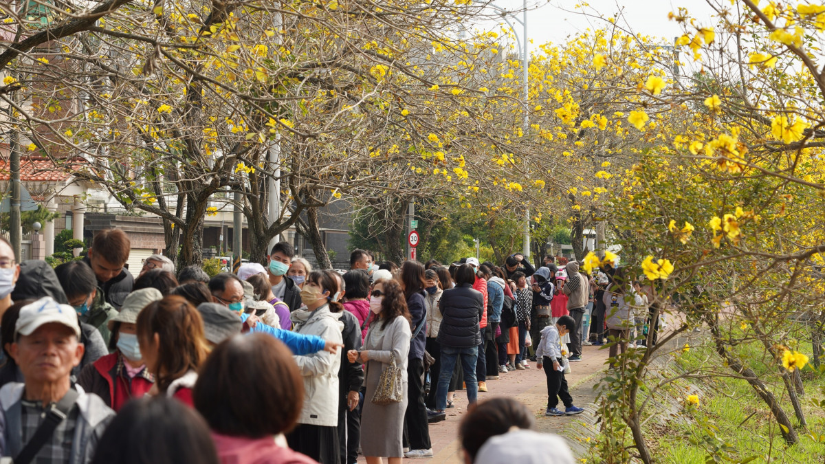 嘉義市府去年推出「潮風鈴˙野餐音樂市集」,2天吸引超過10萬人次。(圖:資料照/嘉義市府提供)
