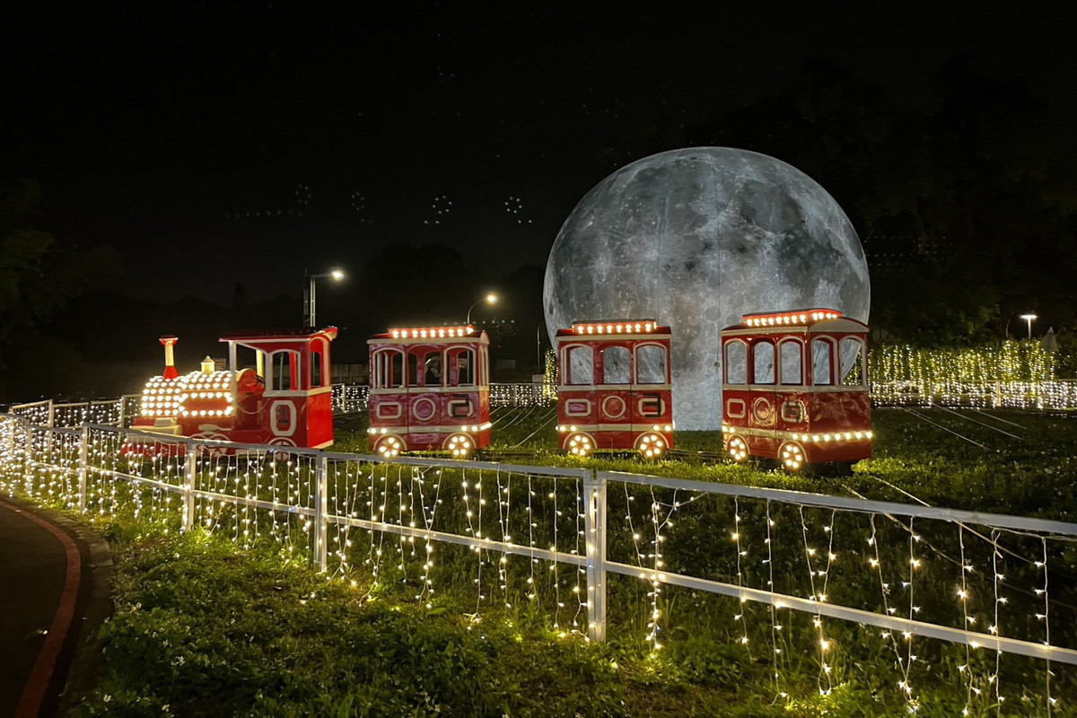 虎頭山創新園區遊樂設施為免費使用並提早開玩。