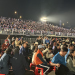 南投燈會民歌年代風華夜人潮湧入爭睹偶像座無虛席。（記者扶小萍攝）