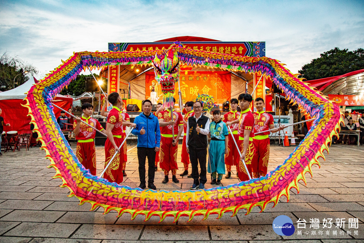 壽山巖觀音寺元宵晚會滿滿人潮 董事長林明義宣布參選桃園市龜山區議員