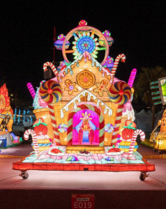 童話 花燈作品。