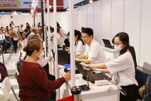 嘉義市政府加碼投入新臺幣2,500萬元，推出「振興商圈夜市券」活動，自今(2)日起正式開放兌換／嘉義市府提供