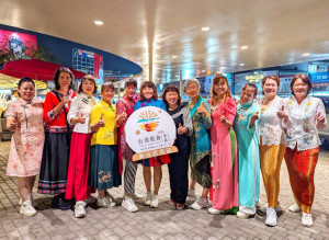 為行銷2026台灣燈會在嘉義，嘉義縣社會局規劃三日「新嘉鄉舞蹈快閃宣傳」／嘉義縣府提供