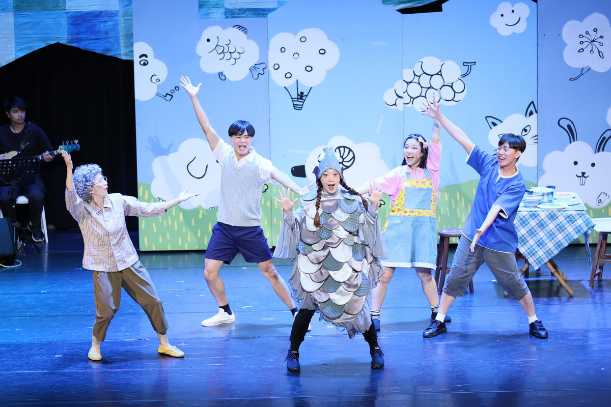 《咱來搬演囡仔歌》演出劇照(如果兒童劇團提供)。<br />