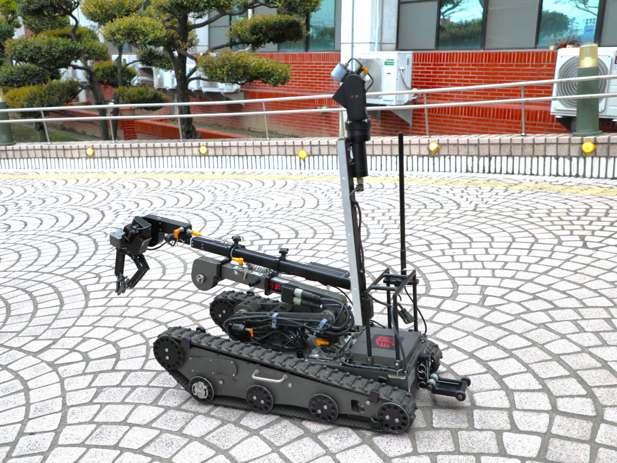 為把關2026台灣燈會安全,警方出動防爆機器人/嘉義縣府提供