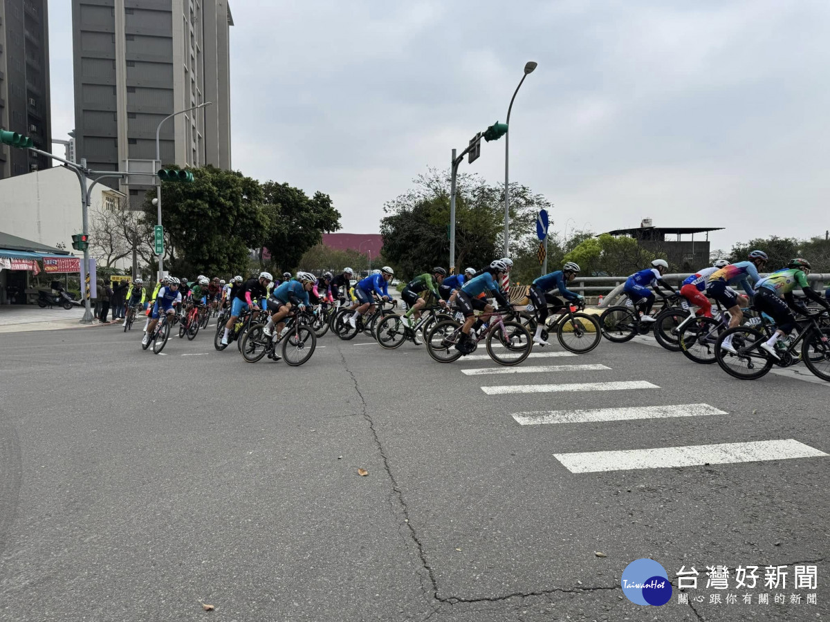 中壢分局呼籲參與民眾留意各項演練與封路時間提早改道,以利賽事順利進行。