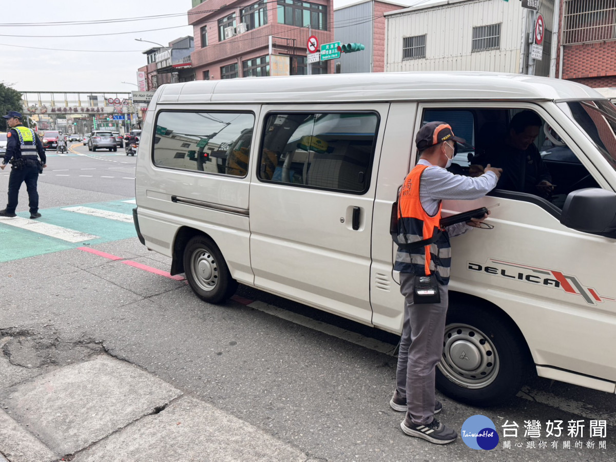 中壢監理站辦理幼童車及學生交通車聯合稽查。