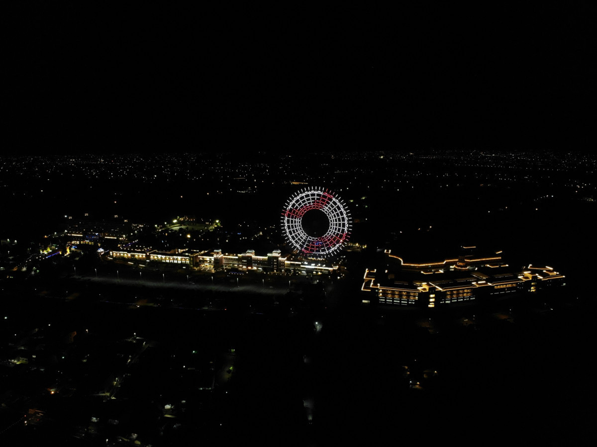 麗寶樂園渡假區「天空之夢摩天輪」　秀出WBC TAIWAN FIGHTING 等字樣為中華隊應援打氣