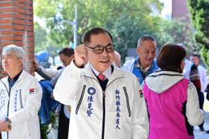 陳見賢競選辦公室委任弘律法律事務所，向新竹地檢署對徐欣瑩提起刑事誹謗告訴。