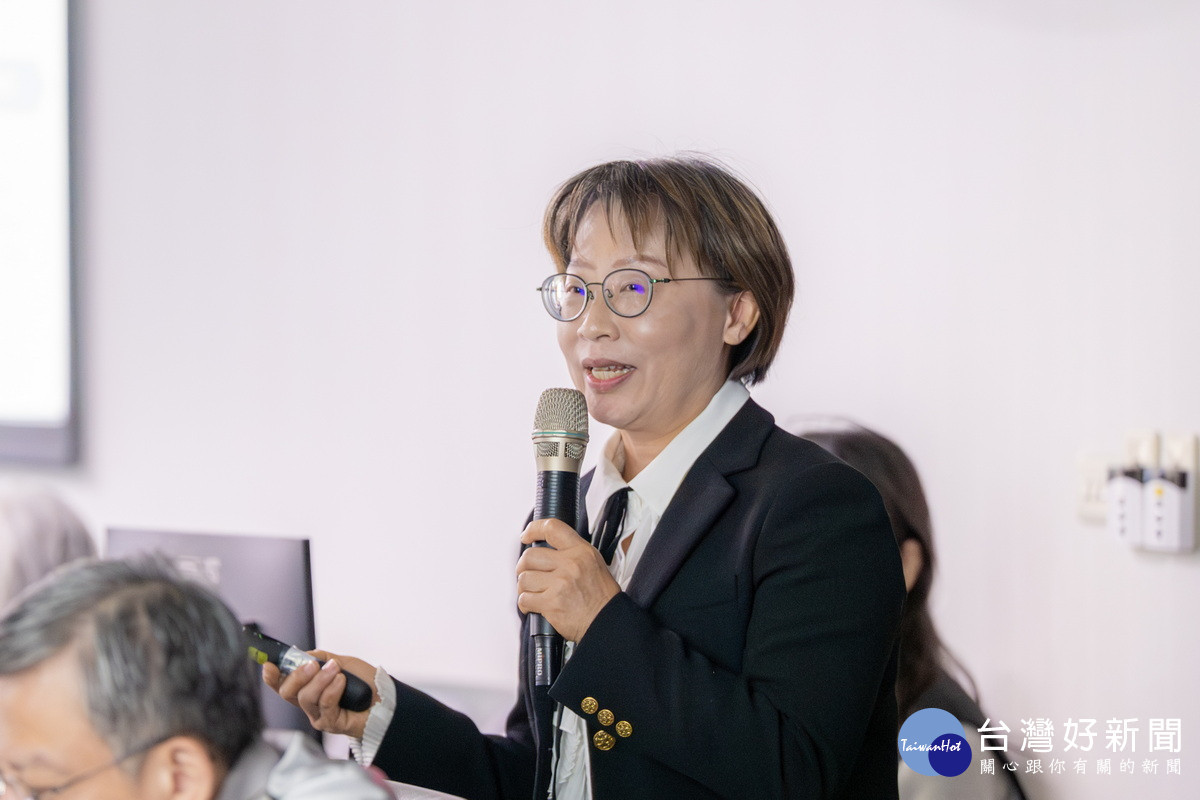 桃市府工務局養護工程處於市政會議中進行「桃園市道路養護資訊管理平台」專題報告。<br />