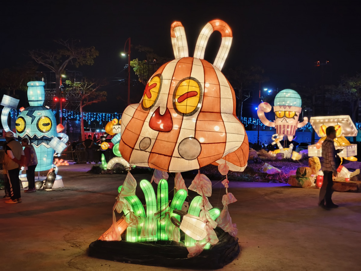 2026台灣燈會由嘉義縣環境保護局規劃的「永續海洋燈區」受到親子遊客熱烈歡迎/嘉義縣府提供