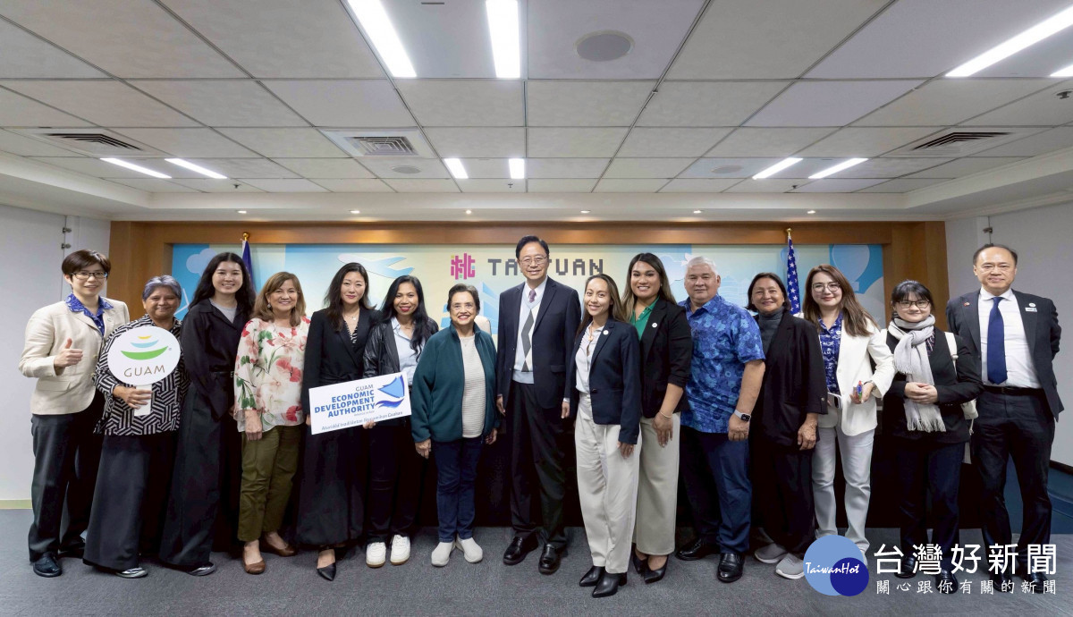 大合影。<br />
<br />