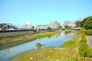 「豆子埔溪水環境及鄰近區域環境改善工程」開工。