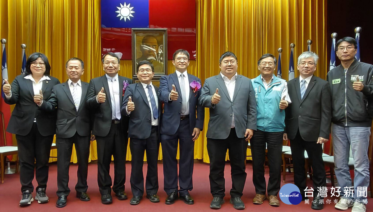 台灣電力公司嘉義區營業處今（6）日舉行新、卸任處長交接典禮，現場嘉賓雲集。（圖／記者陳致愷攝影）