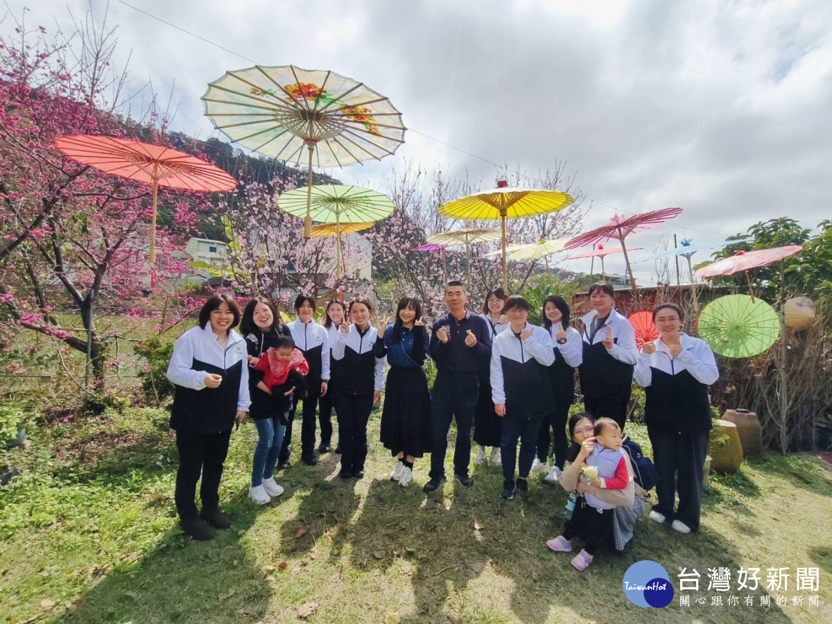 國際婦女節前夕　大甲分局邀女性同仁賞櫻下午茶