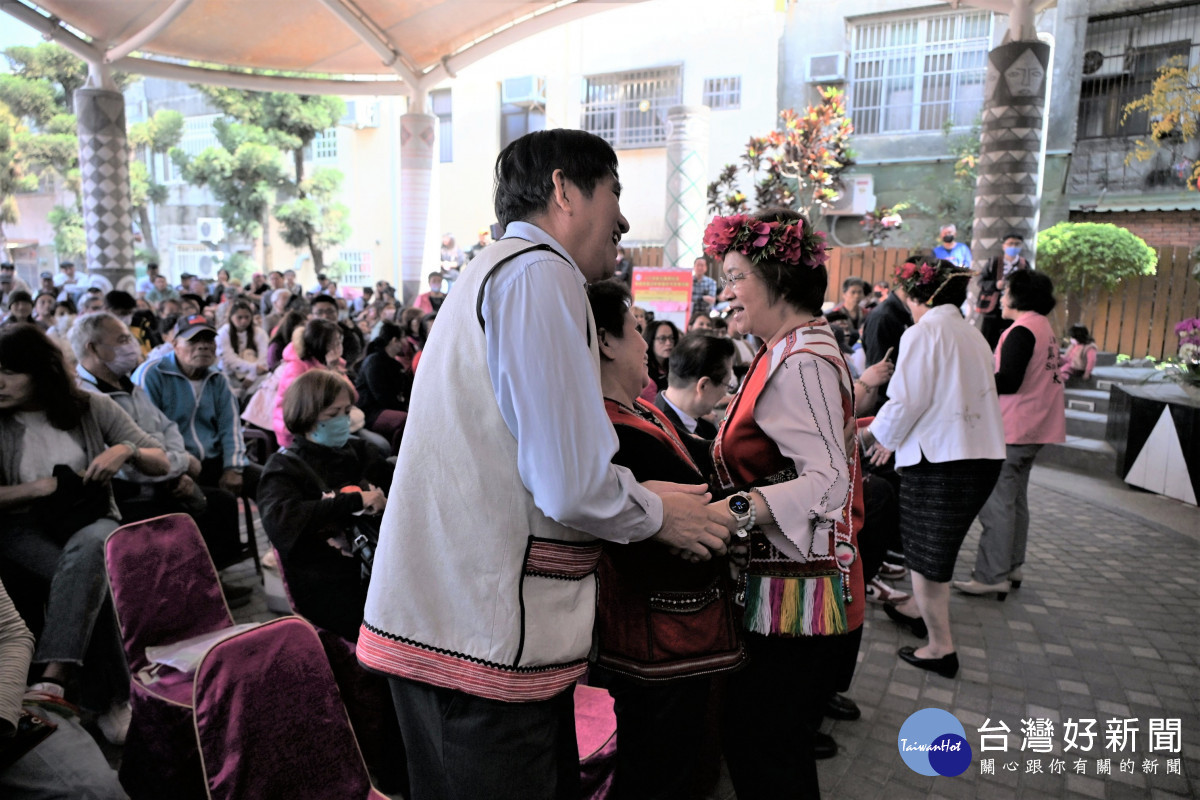 彰化縣原住民團圓賀喜迎新春，各族齊聚熱鬧迎春。圖／記者鄧富珍攝