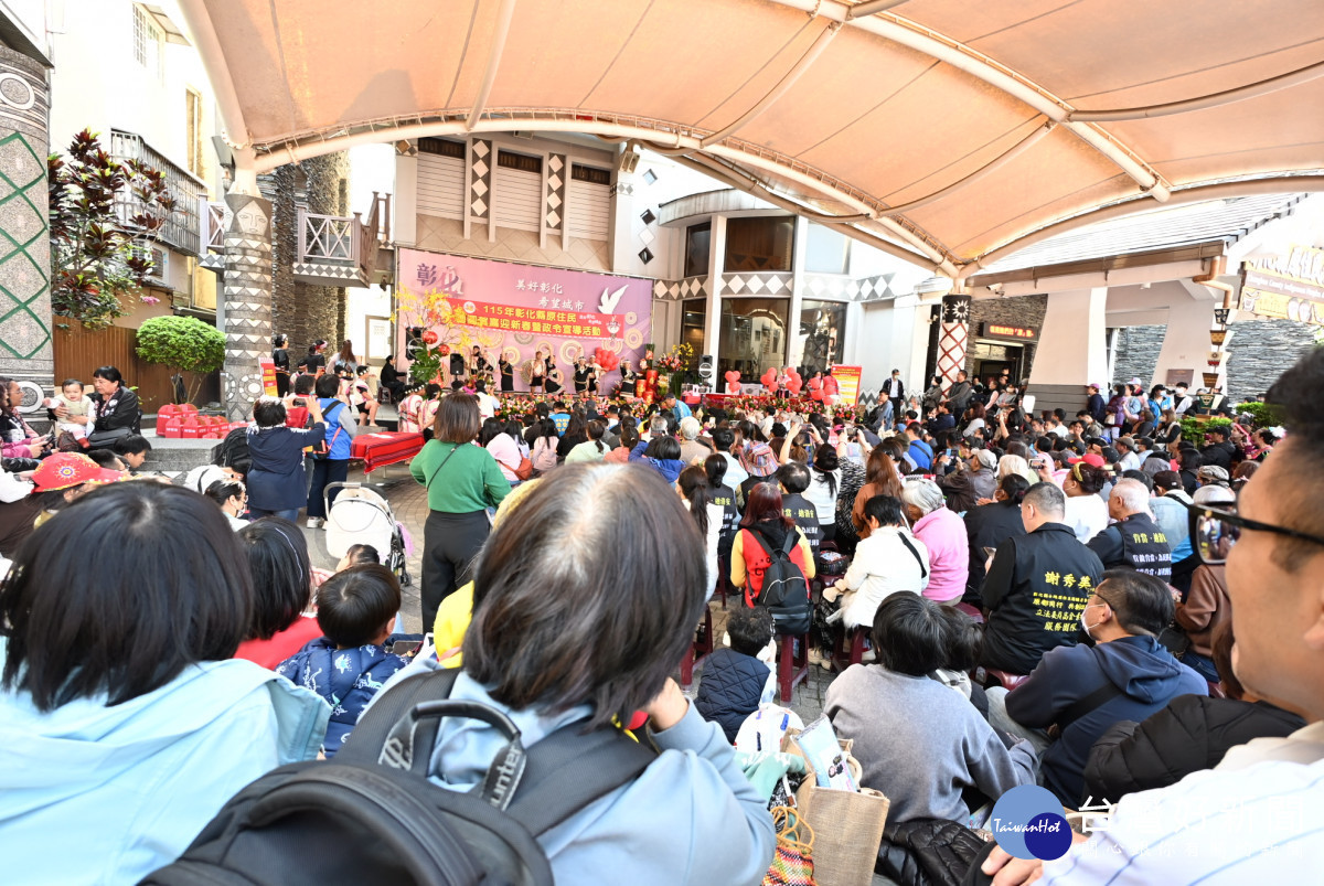 彰化縣原住民團圓賀喜迎新春，各族齊聚熱鬧迎春。圖／記者鄧富珍攝
