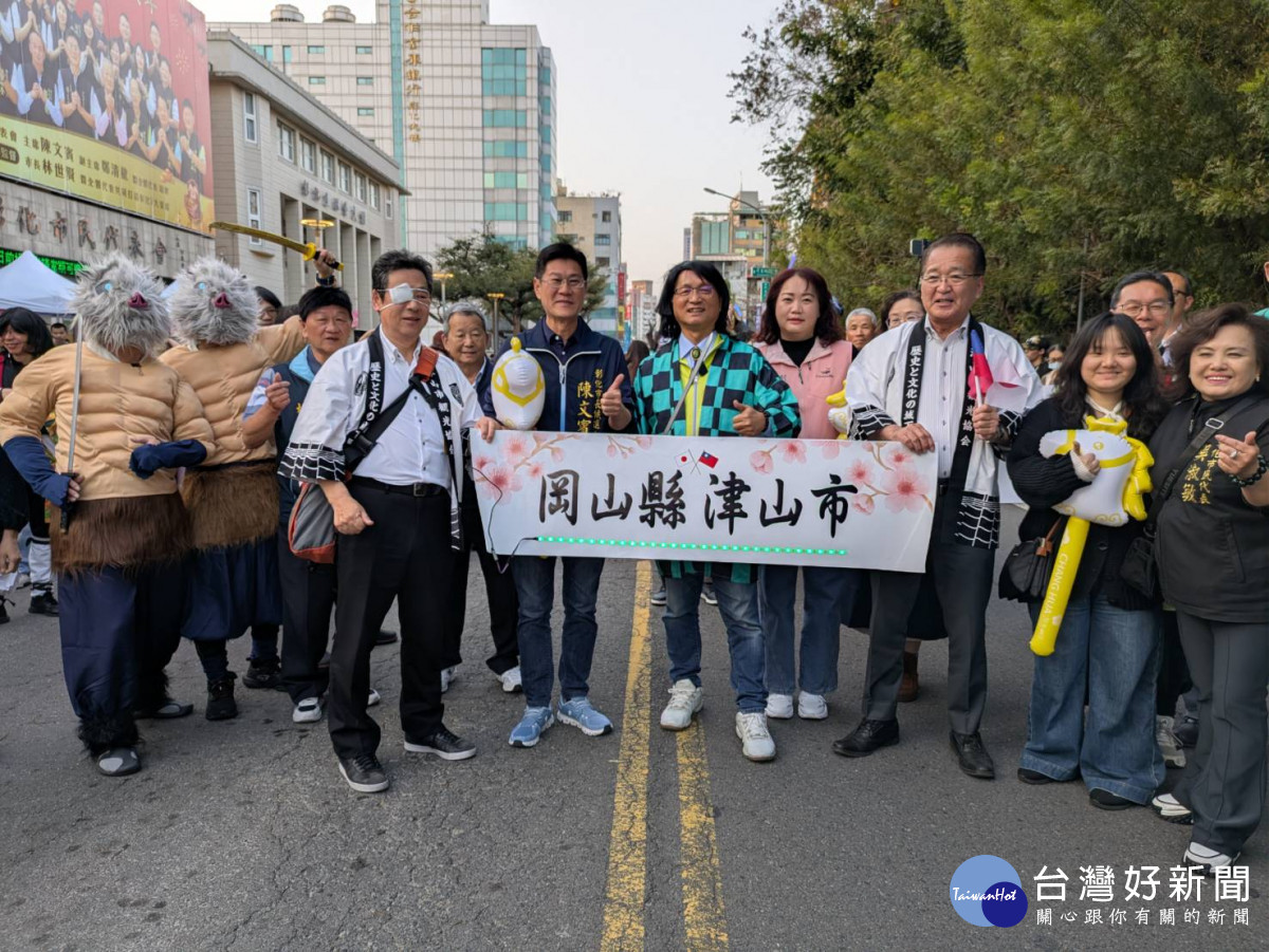 彰化古城踩街國際嘉年華登場，異國表演齊聚嗨翻半線古城。