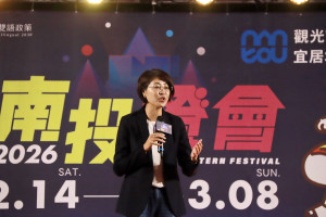 許淑華縣長說南投燈會觀光產值比去年增加。（記者扶小萍攝）