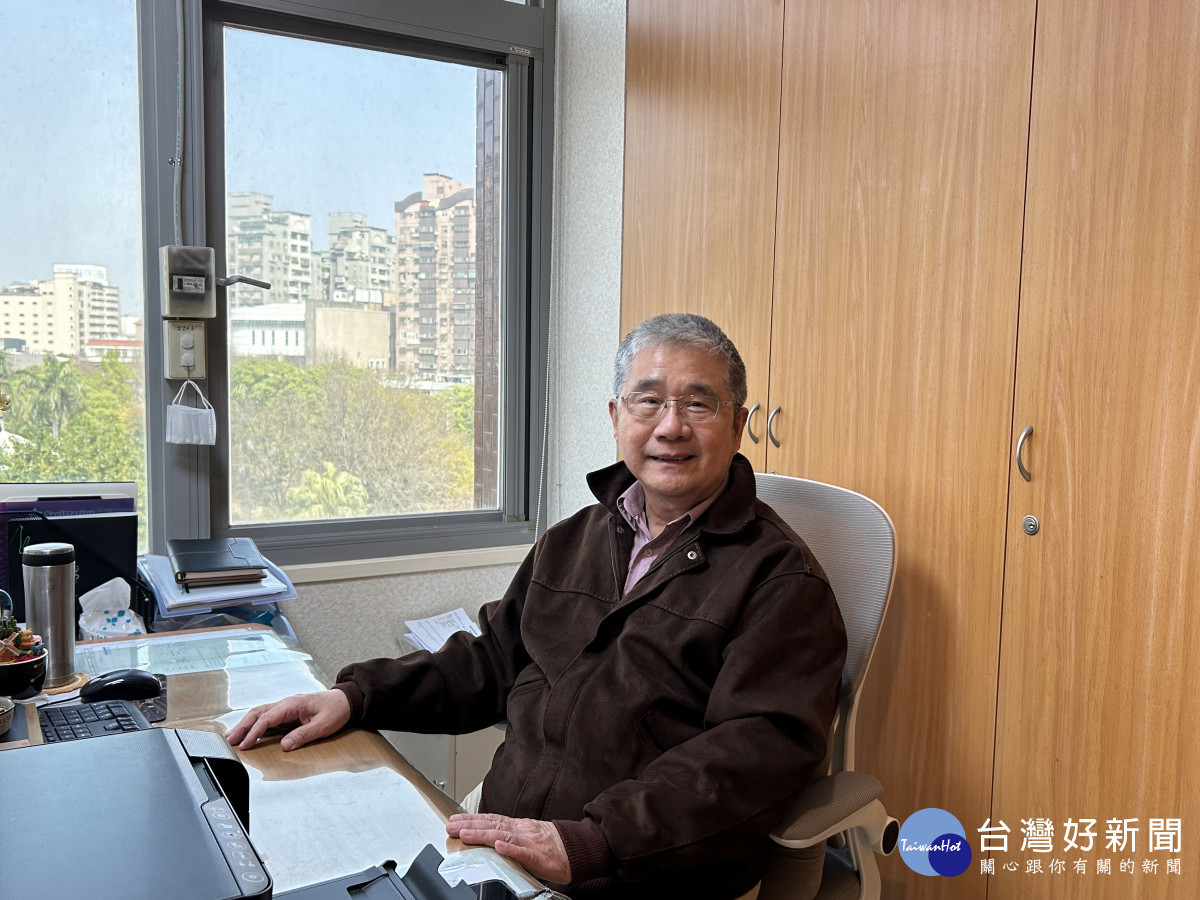 醫院管理專家劉興寬建議，市府要用醫療專業的思維和科學的決策方法引進頂尖的醫學大學來為市民服務。