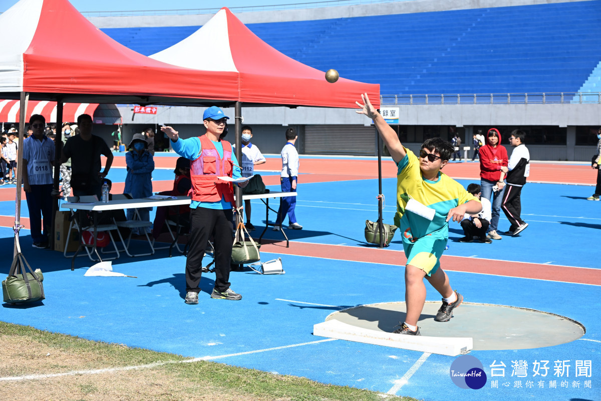 彰化適應體育田徑賽登場，1521位選手齊聚展現勇氣與自信。圖／彰化縣政府提供