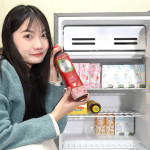 暨大宿舍寢室內配備專屬小冰箱，學生可隨心存放飲品與食物，大幅提升居住便利與私密度。（暨大提供）