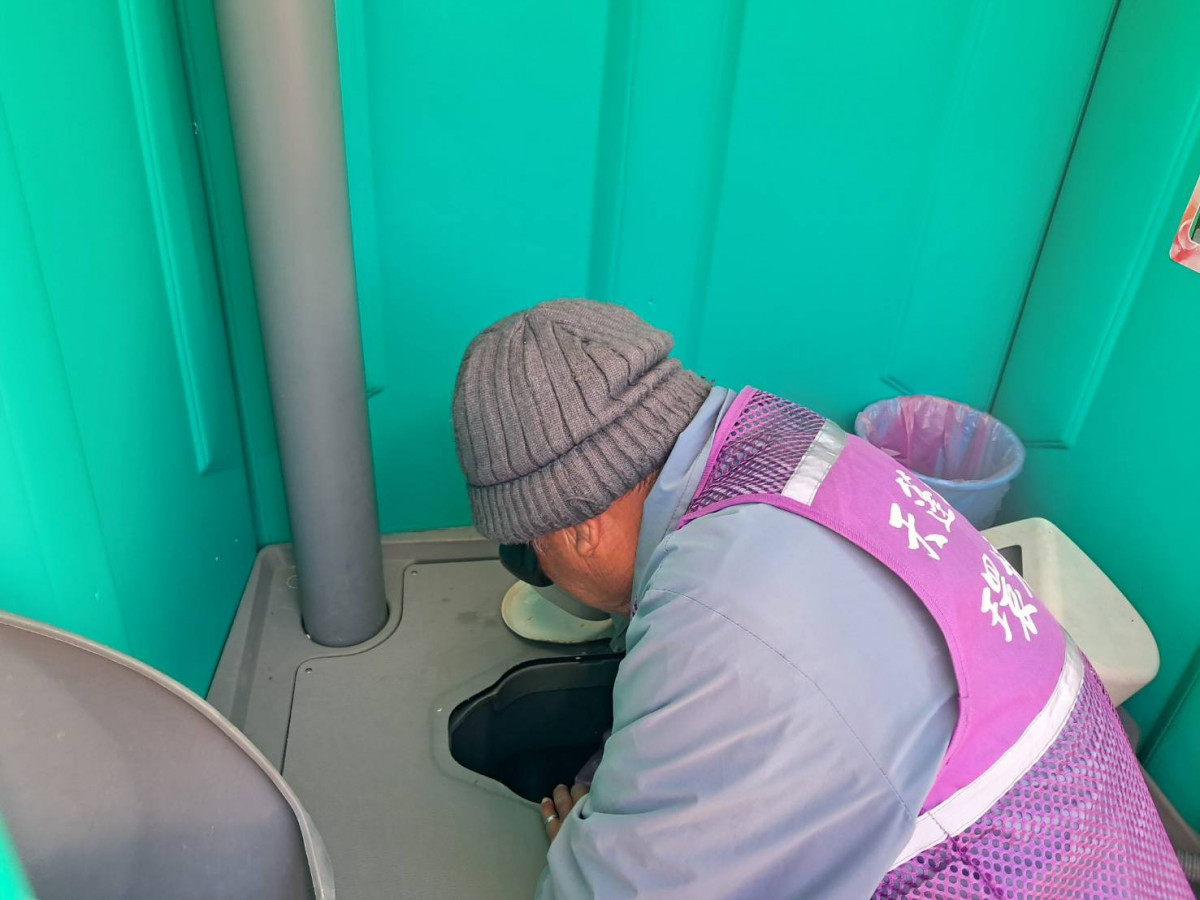 台灣燈會的清潔英雄守護廁所整潔，在緊要關頭化身「失物救星」／林詩涵翻攝