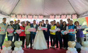 竹山鎮公所浪漫三月雪活動吸引情侶踴躍參與。（竹山鎮公所提供）