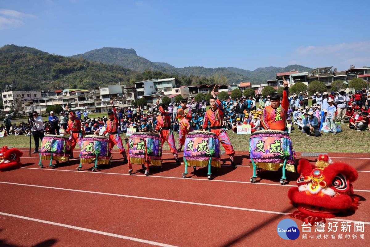 鹿神祭搭配全鄉中小學運動會聯合舉行。（縣府提供）