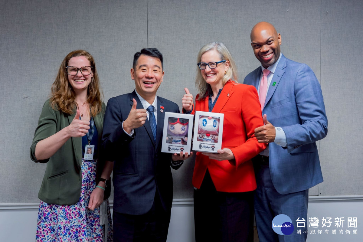 副秘書長金志聿與美國北卡羅萊納州羅里市長Janet Cowell、市議員Megan Patton及城市經理Evan Raleigh交流智慧城市治理與城市發展議題。