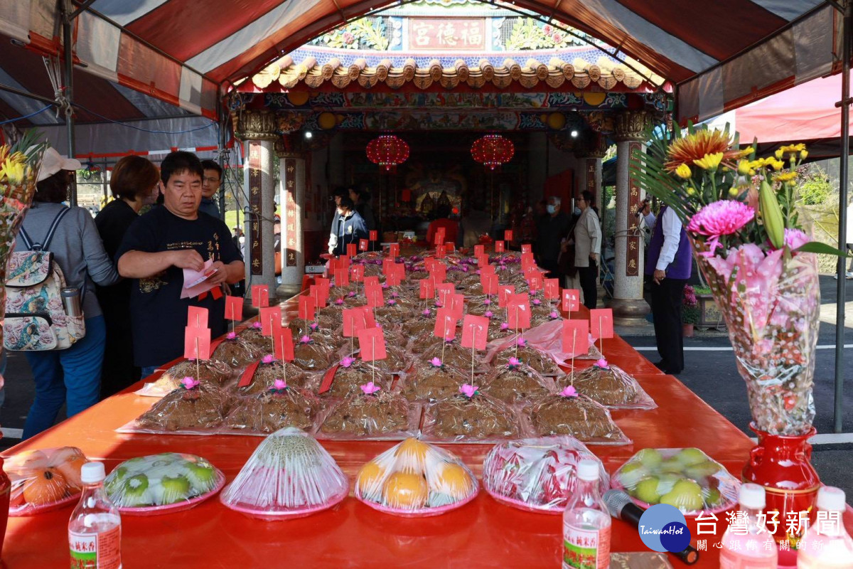 農曆2月2日是伯公生日，用客家三獻吉禮舉辦慶祝祈福儀式。