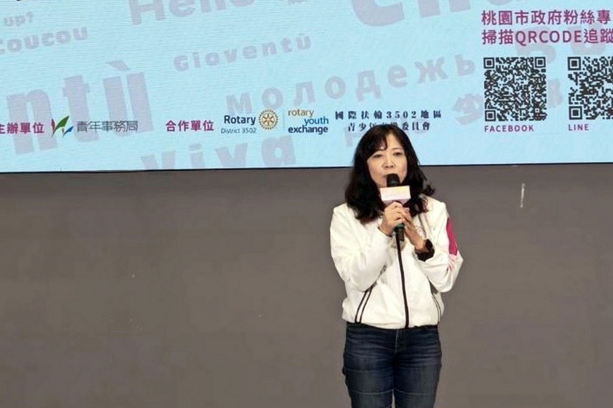 青年局長侯佳齡於記者會中致詞。<br />
