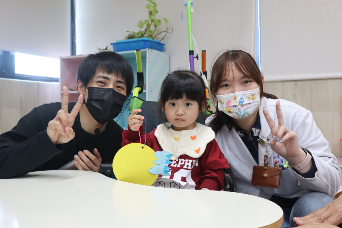 部桃攜手親子館　故事車陪學誠實