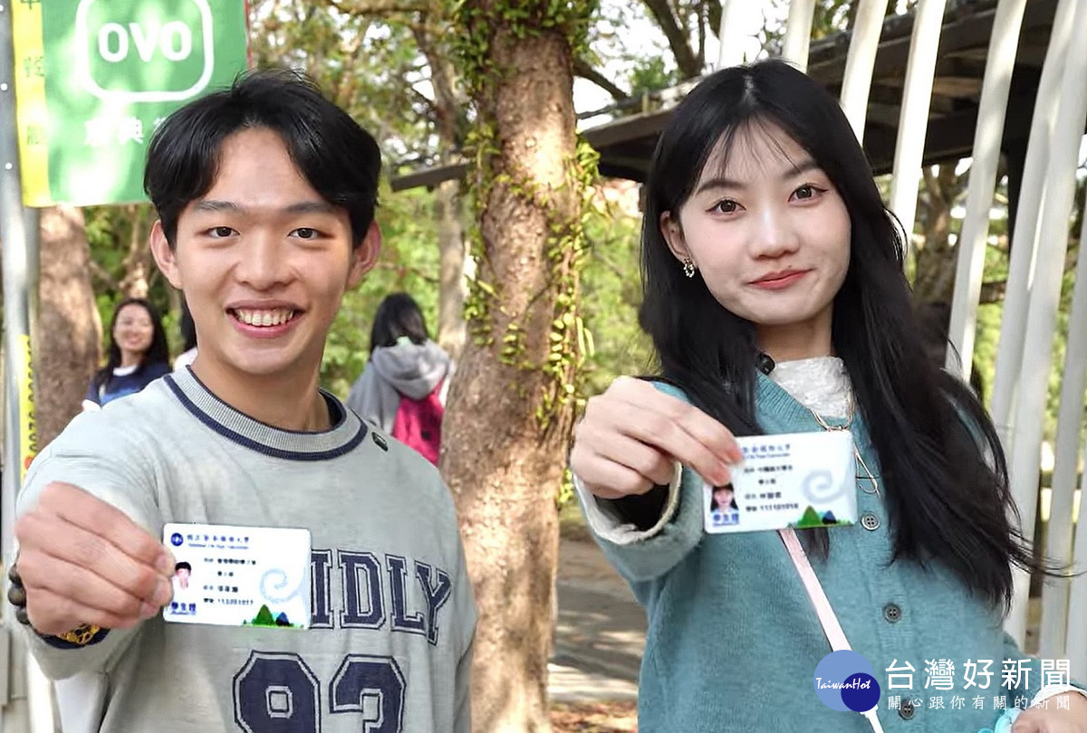 暨大學生持學生證，可享台中高鐵站搭乘「台灣好行」公車直達暨大校園內的免費優惠。（暨大提供）