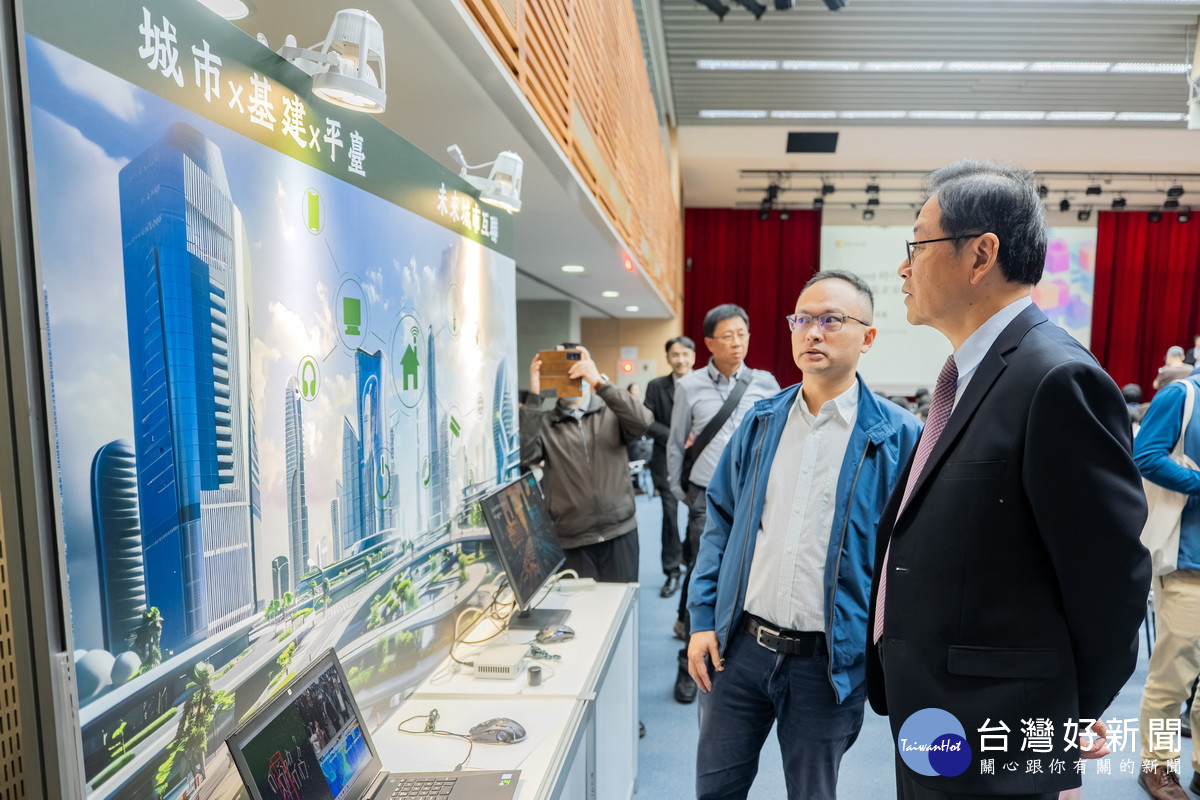 桃園市長張善政出席「2026–2035全球科技產業發展趨勢論壇」。<br />

