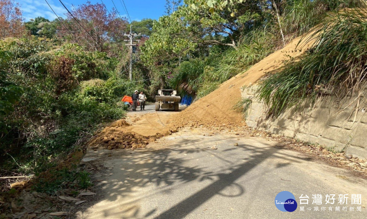 丹娜絲颱風造成太平區山區多處產業道路出現邊坡滑動及路基流失