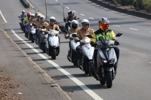 不老騎士從台中出發，第一站抵達彰化溪湖糖廠休息再出發。圖／弘道提供