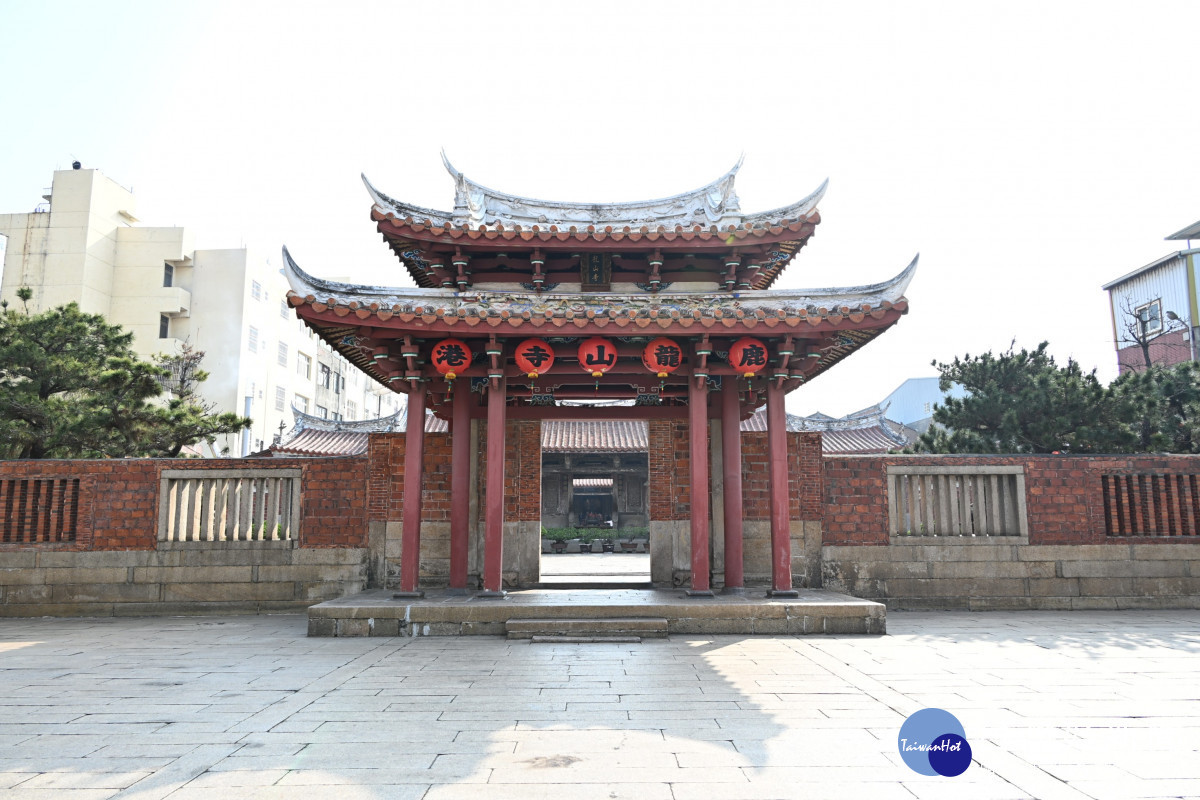 「2026鹿港慶端陽系列活動－龍王祭」（20）日上午於鹿港龍山寺舉行擲筊儀式，訂6/7登場。圖／彰化縣政府提供