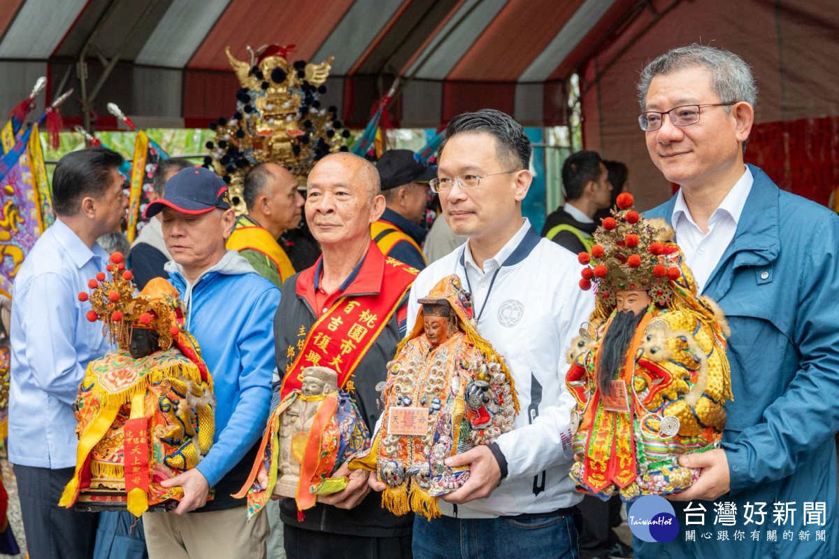 蘇副市長與貴賓合照。