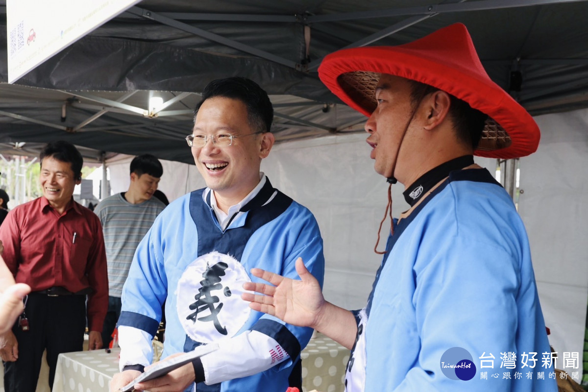 平鎮區地方創生團隊以戲劇表演展現地方客家文化歷史。