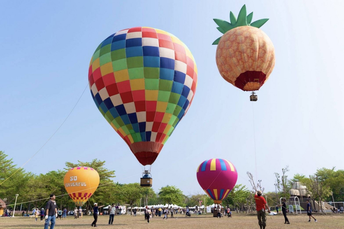 10米熱氣球現身新埤貓頭鷹共融公園　吸引親子打卡