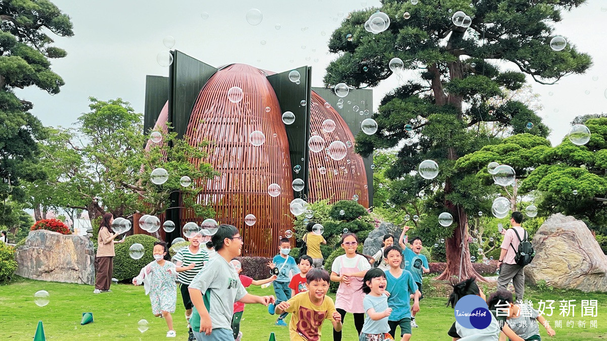 許願藤花季盛開　成美文化園賞花、拍照、親子同樂一次滿足