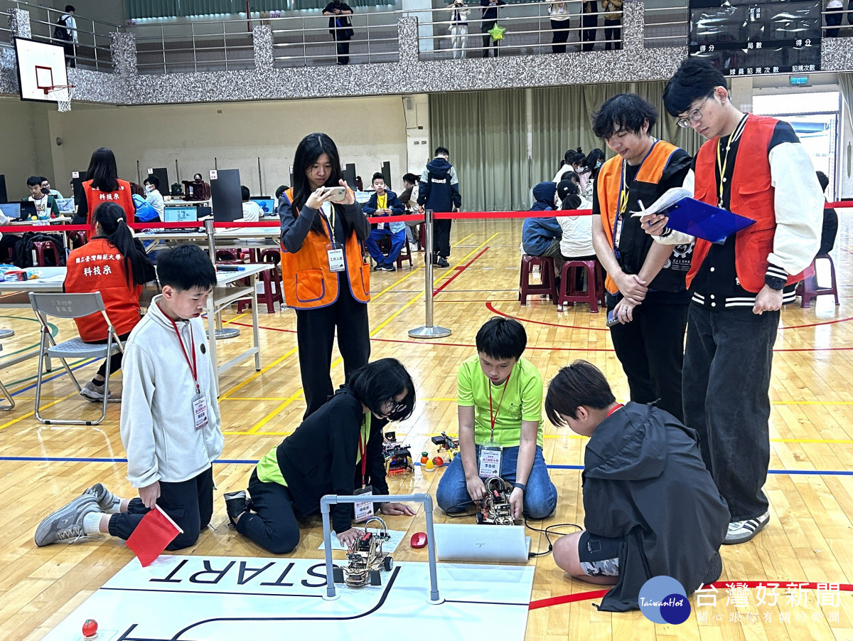 全國156隊AI高手新北競技　影像辨識小車展現智慧物流硬實力