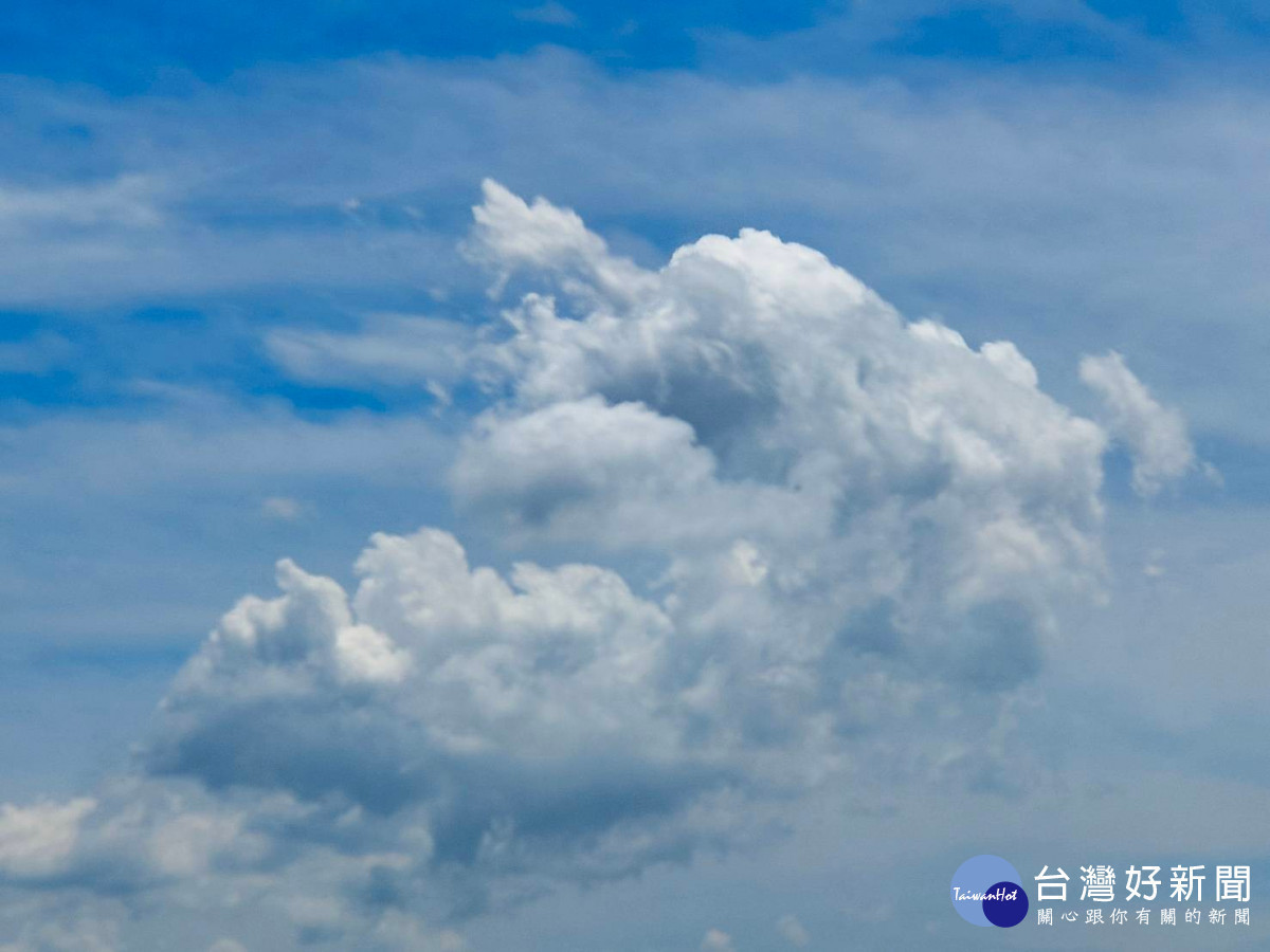 各地晴朗穩定容易起霧　中南部高溫飆33度「熱如夏」