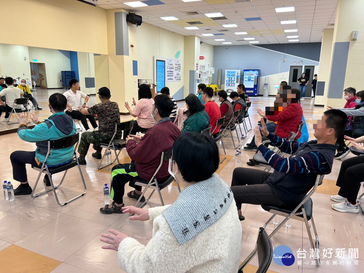 桃療推動健康台灣深耕計畫        協助社區日間學員「復元向前進」