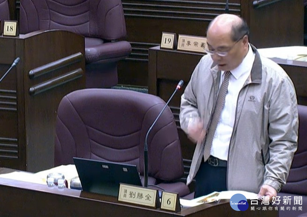 共享車位淪為「廉價停車場」？　劉勝全砲轟制度不周　促交通局完善桃小巴與安全系統