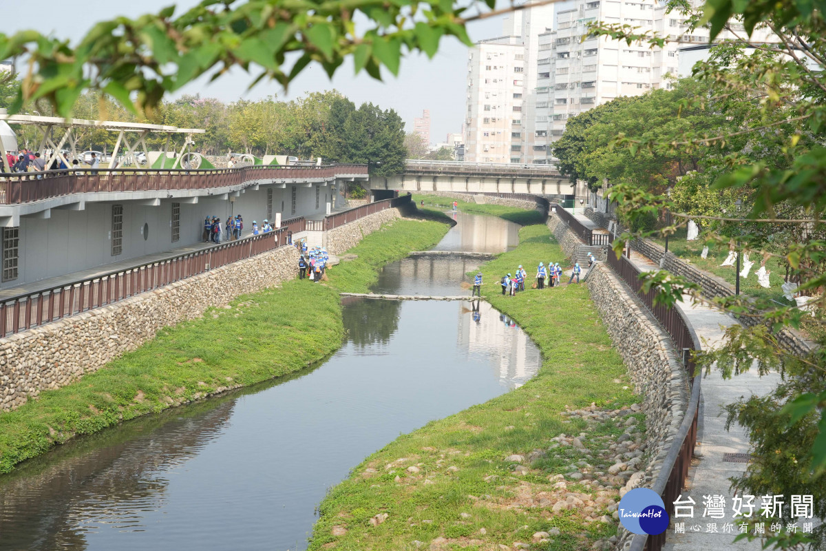 雲林縣政府今(26)日舉行「雲林溪周邊空間環境活化-水濱療癒花園暨生態教育園區工程」動土典禮/雲縣府提供